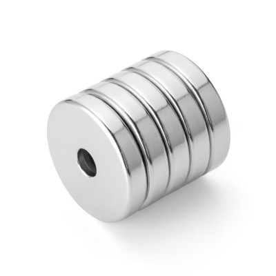 Magnet neodymový okrúhly s otvorom M4 20/9.5-4.5 výška 4mm sila 6,2kg